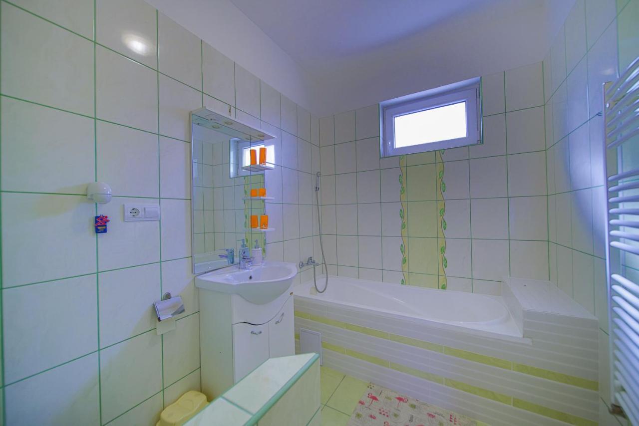 Kalvin Utcai Apartmanok Hajdúszoboszló Buitenkant foto