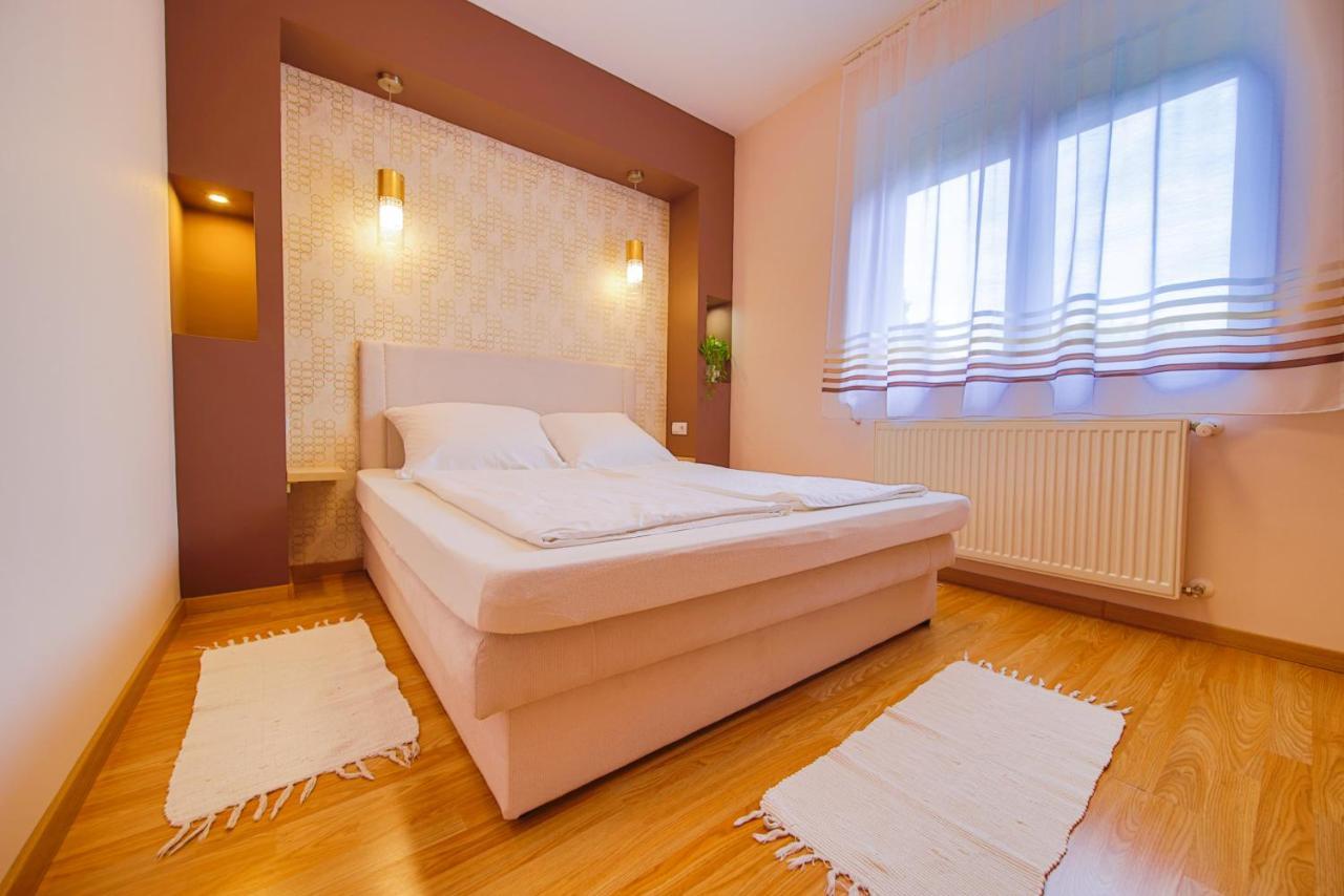 Kalvin Utcai Apartmanok Hajdúszoboszló Buitenkant foto