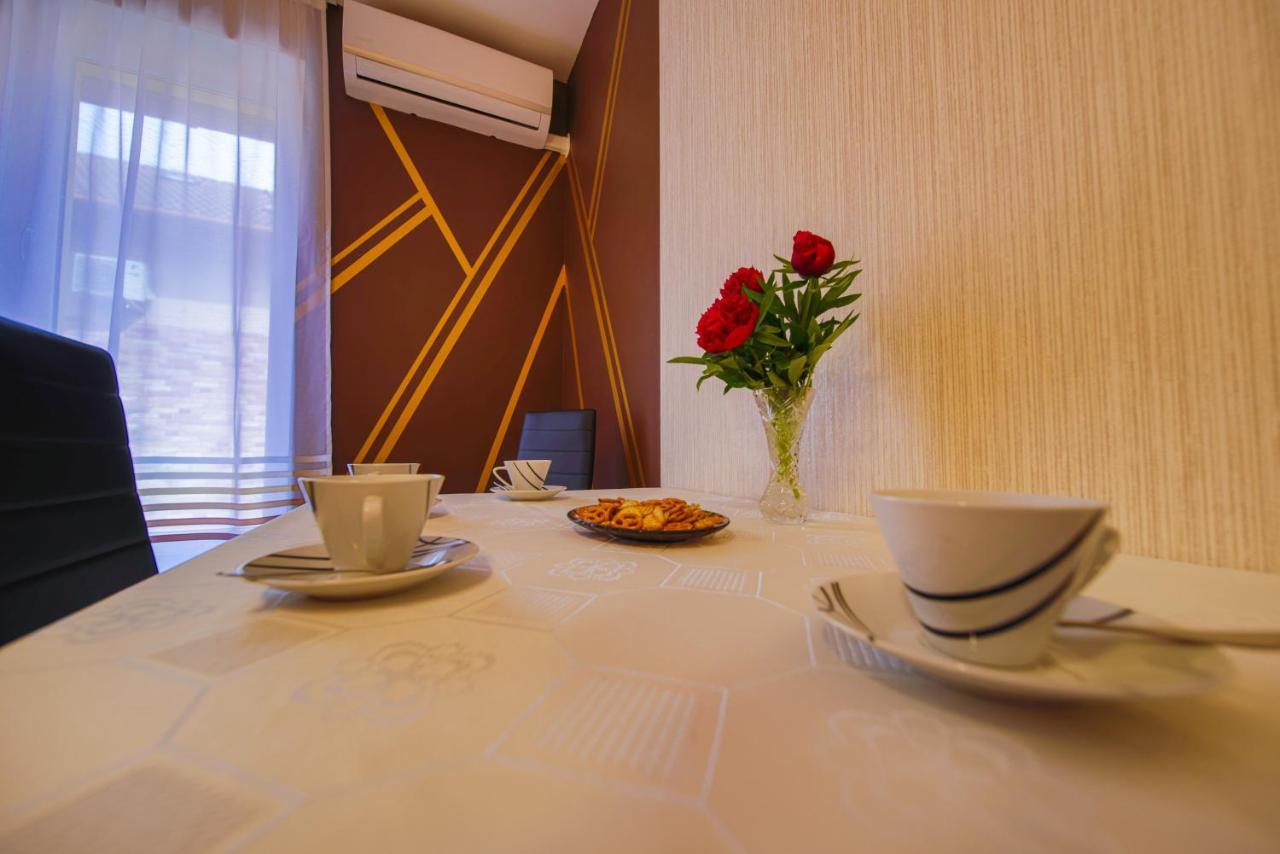 Kalvin Utcai Apartmanok Hajdúszoboszló Buitenkant foto